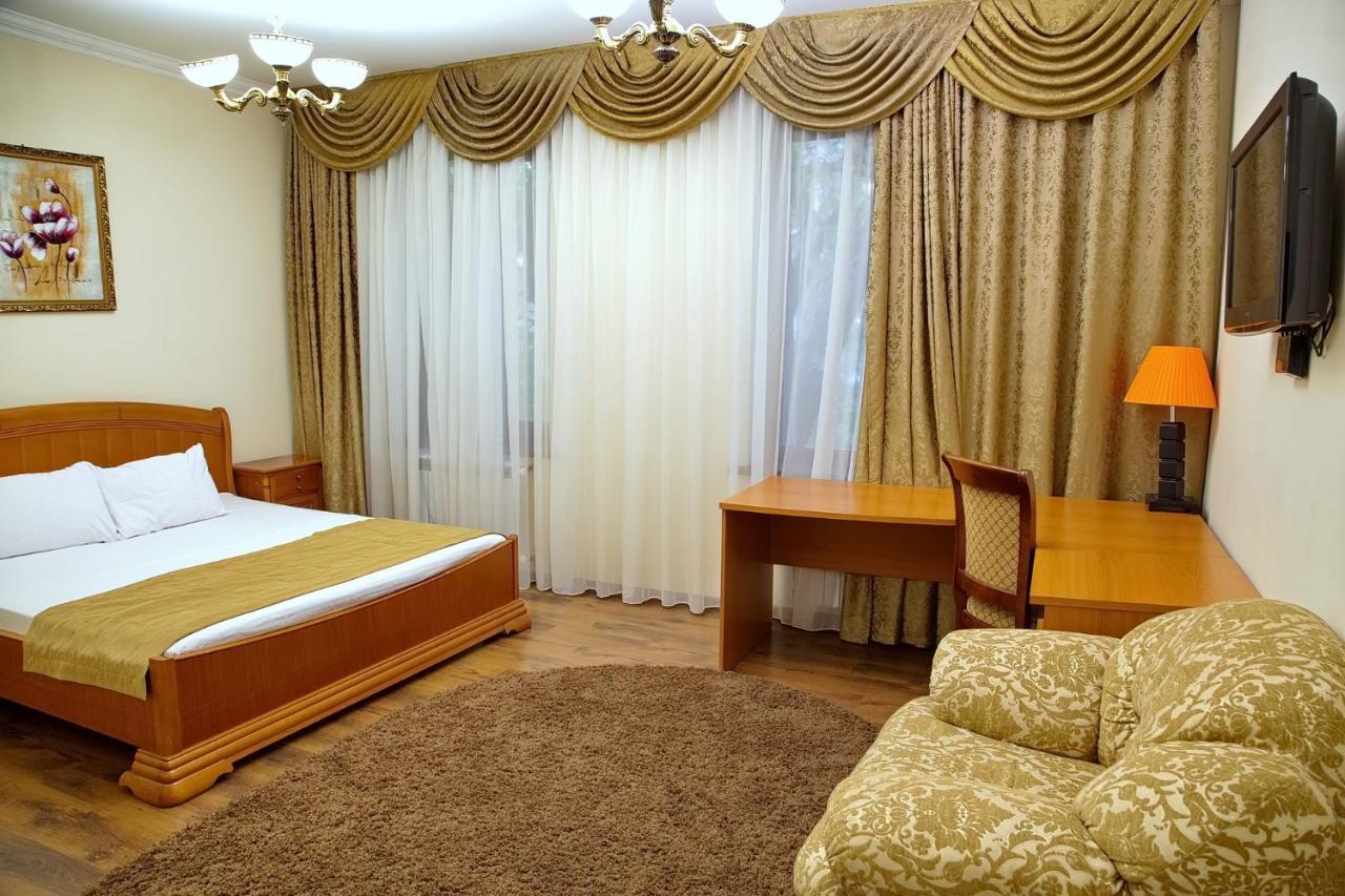 Boomerang Business Hotel 敖德萨 外观 照片